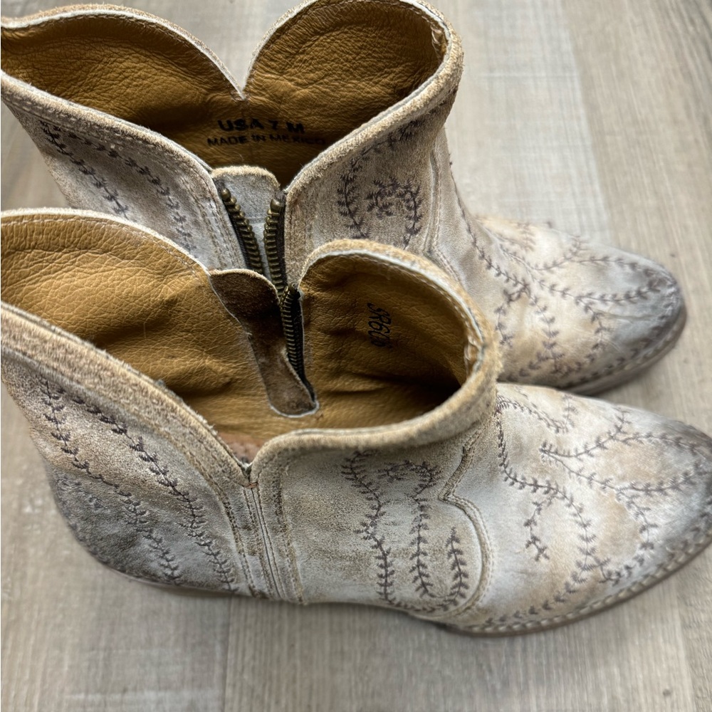Sterling River Leather Ankle Booties - Picture 5 of 9